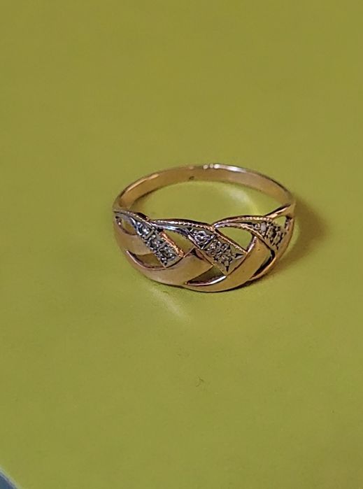 Złoty pierścionek 585