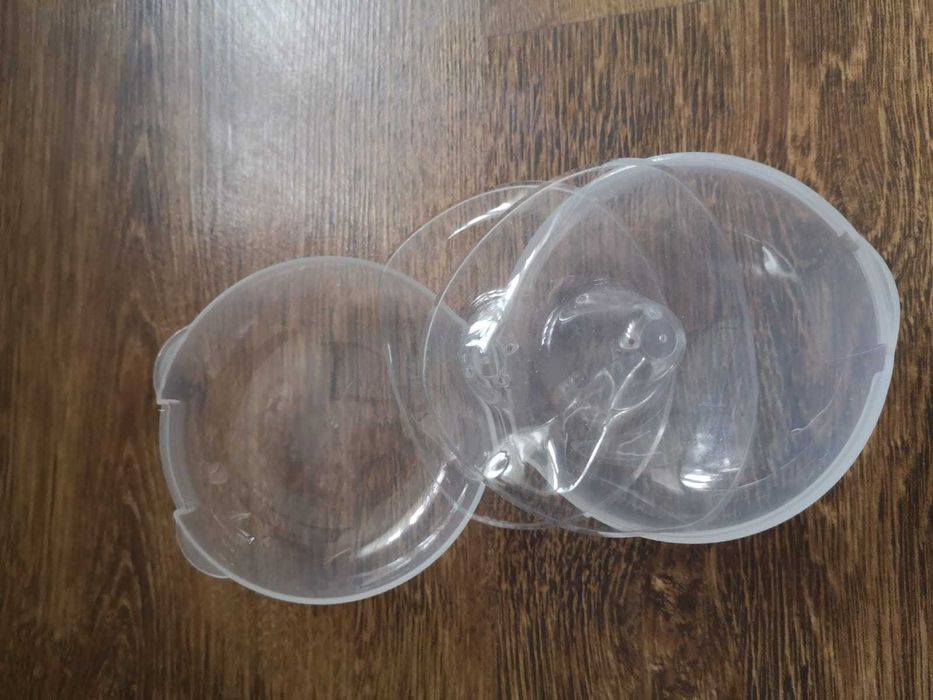 Sylikonowe osłonki na piersi Akuku (2szt. + pojemnik)