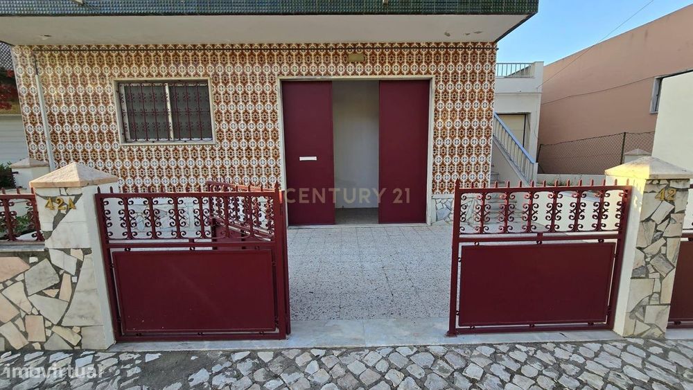 Armazém para arrendamento em Casal de Cambra