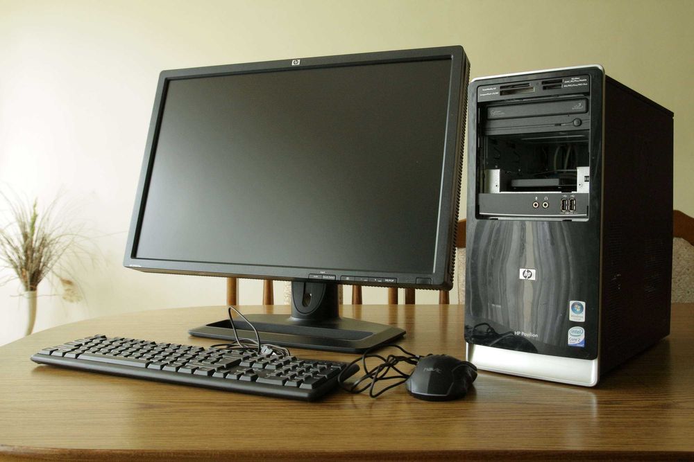 komputer PC HP Pavilion z SSD + monitor graficzny HP LP2475W