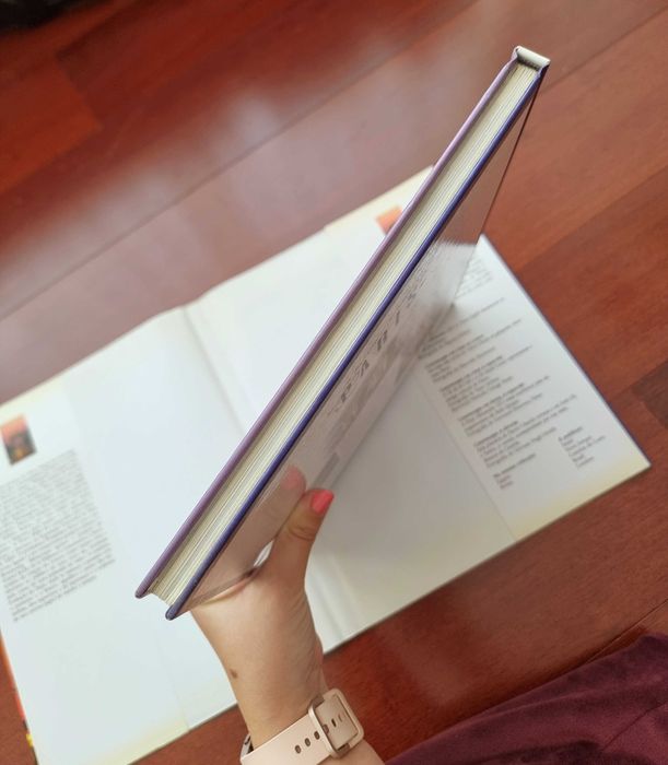 Livro "Paris - Os Lugares e a História" de Milena Ercole Pozzoli