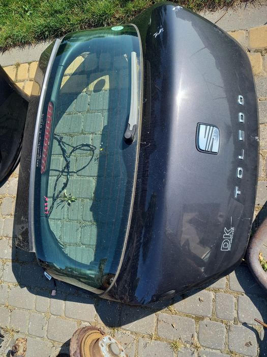 Tylna klapa bagażnika seat tolledo 3 06r lakier ls9n kompletna