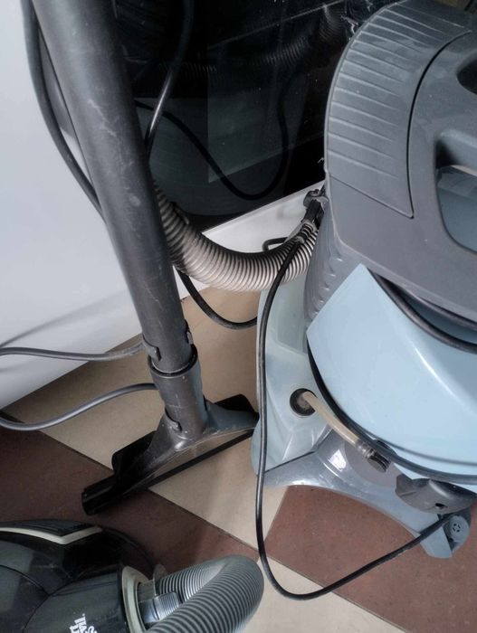 Прощається миющий пилосос делонгі