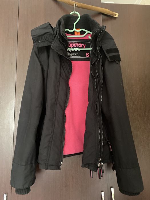 Спортивна куртка на весну-осінь