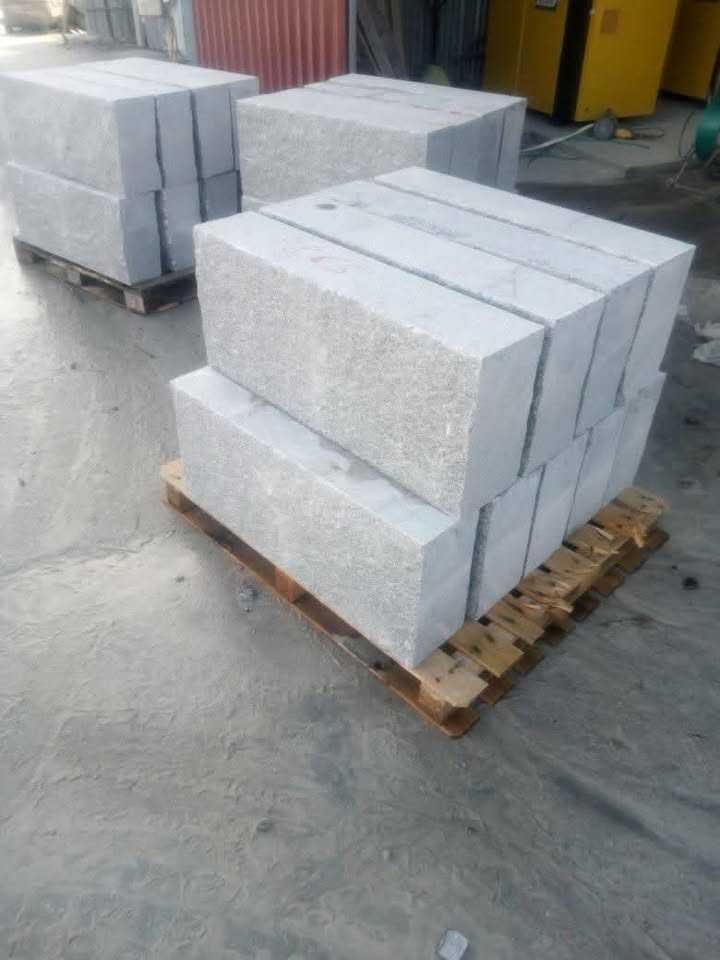 Pedras rachadas para muros granito cinza Mangualde