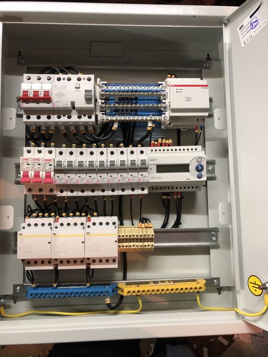 Сборка электро и щитов автоматики. Программирование логических реле