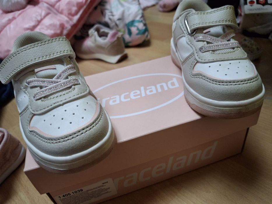 Adidasy dla dziewczynki graceland r. 22.