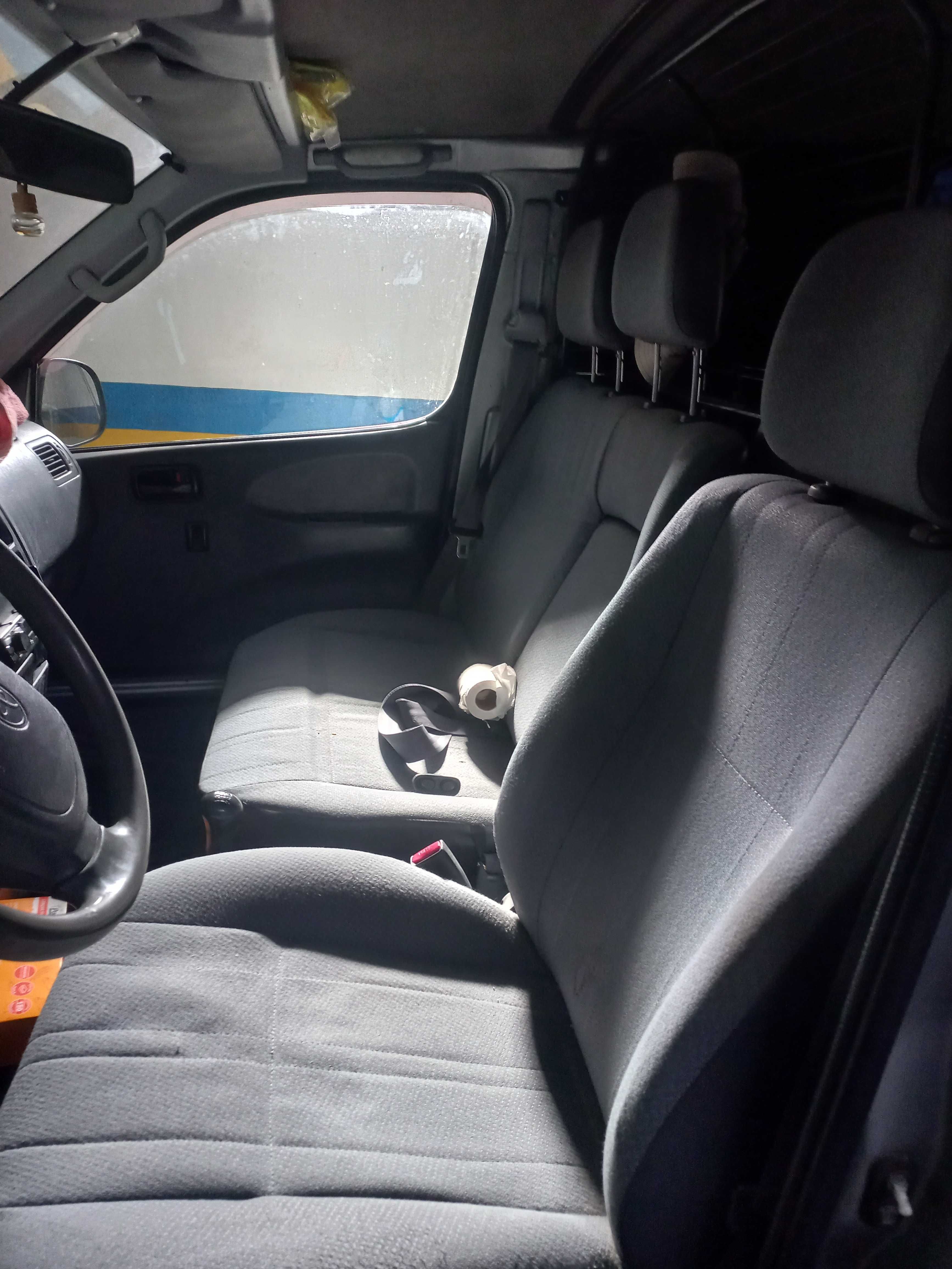 Toyota hiace 2004