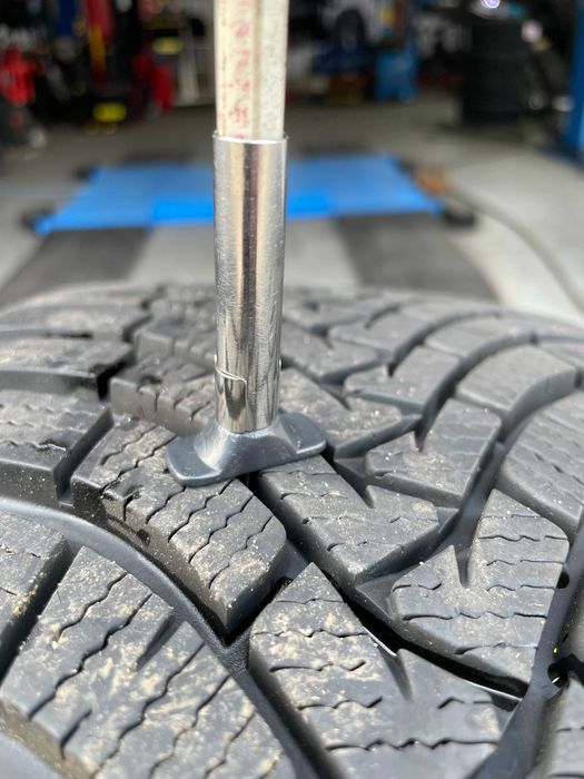 Okazja opony zimowe 235/50R19 Falken EUROWINTER HS01 SUV 8mm