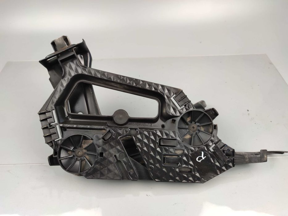 Кронштейн крепления фары правый Skoda Octavia A5 1Z0941340 в зборе