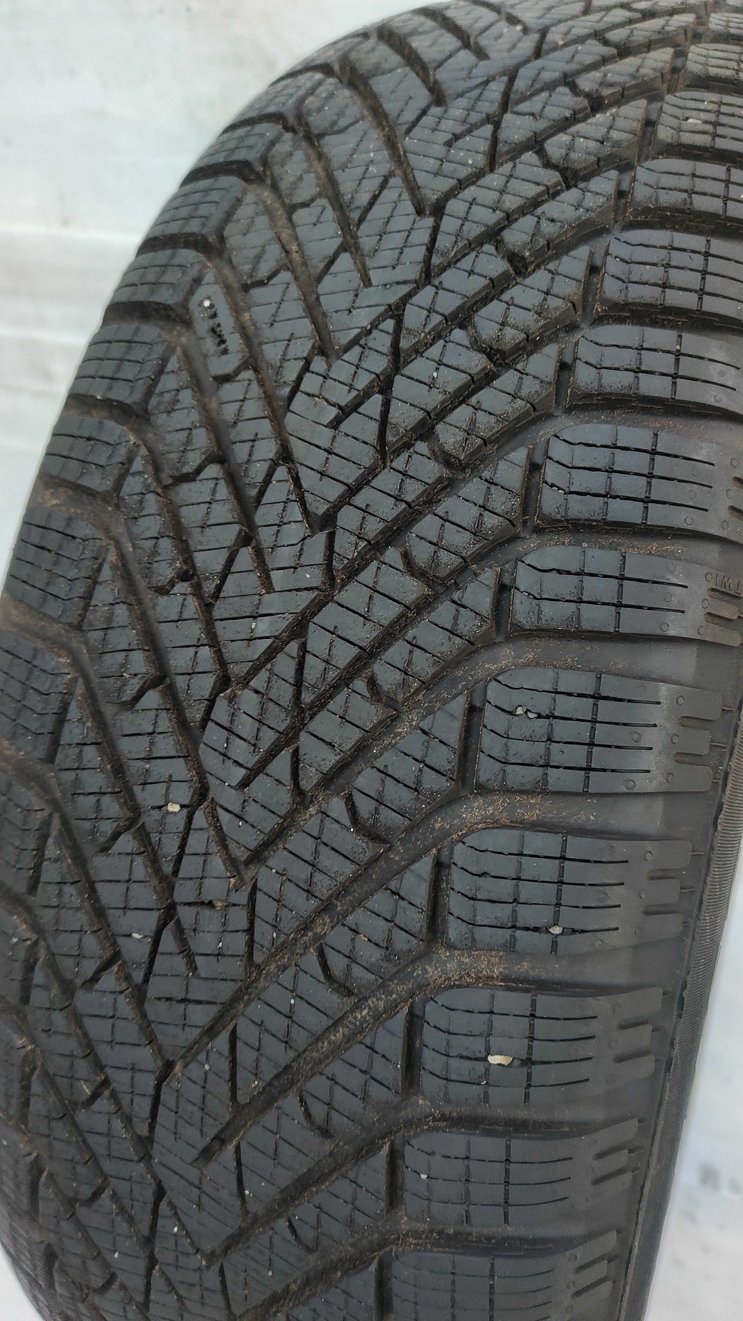 Opona Zimowa 205/55/16 Pirelli 8mm 2022r