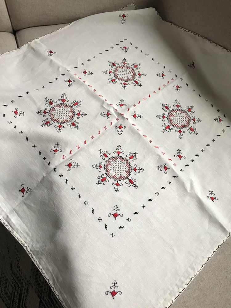 Biały obrus vintage haft mereżka