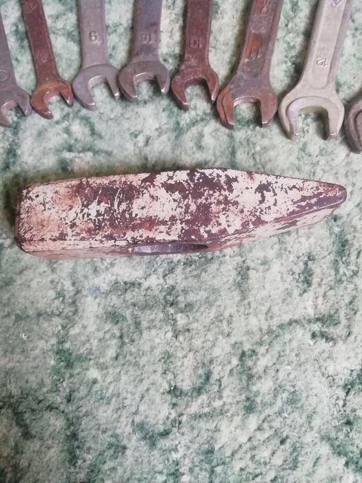 Ключи рожковые, ключ для шлицевых гаек. Молоток ссср