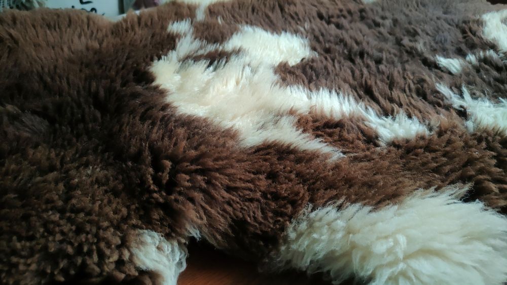 Futro dywan dywanik z futra narzuta na tapczan łóżko sofę miękka