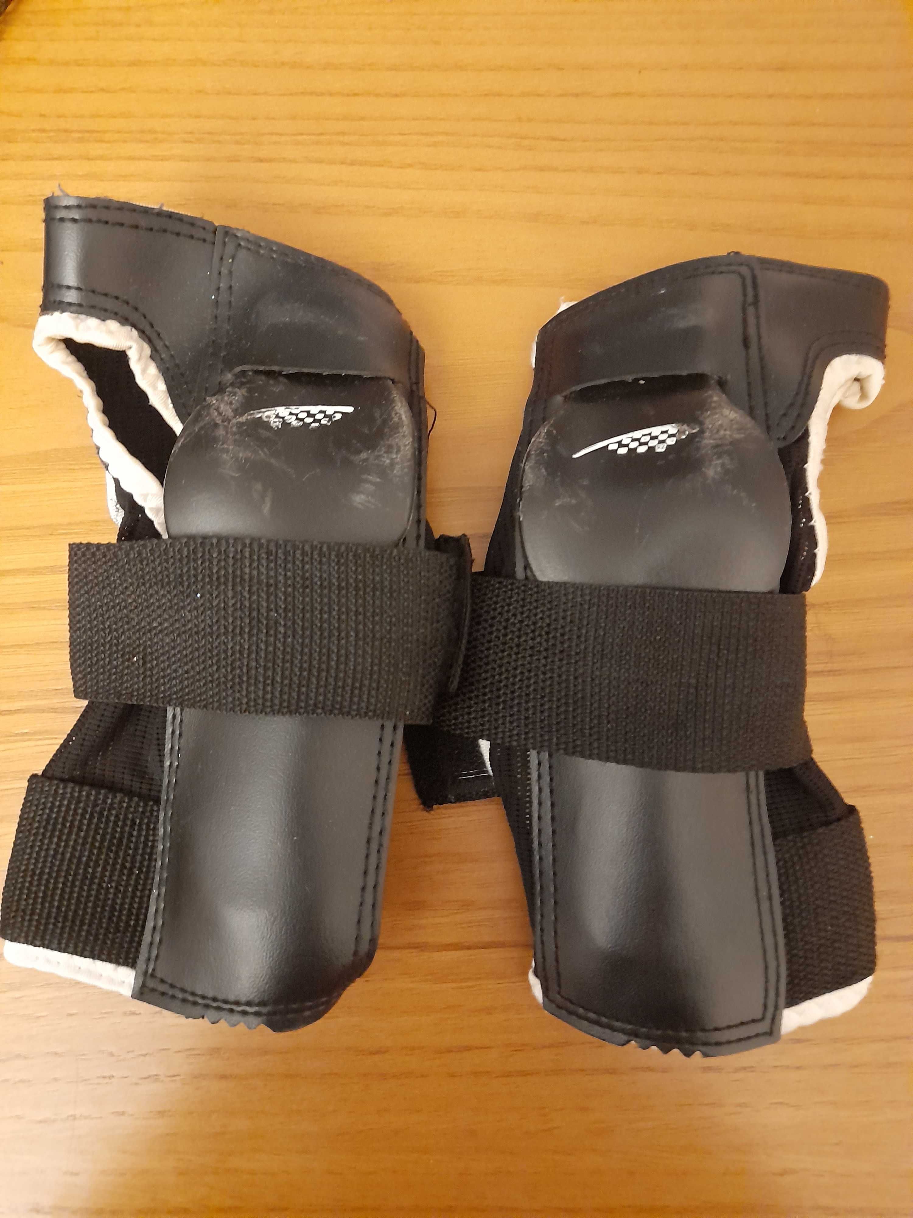 Conjunto de joelheiras e cotovoleiras