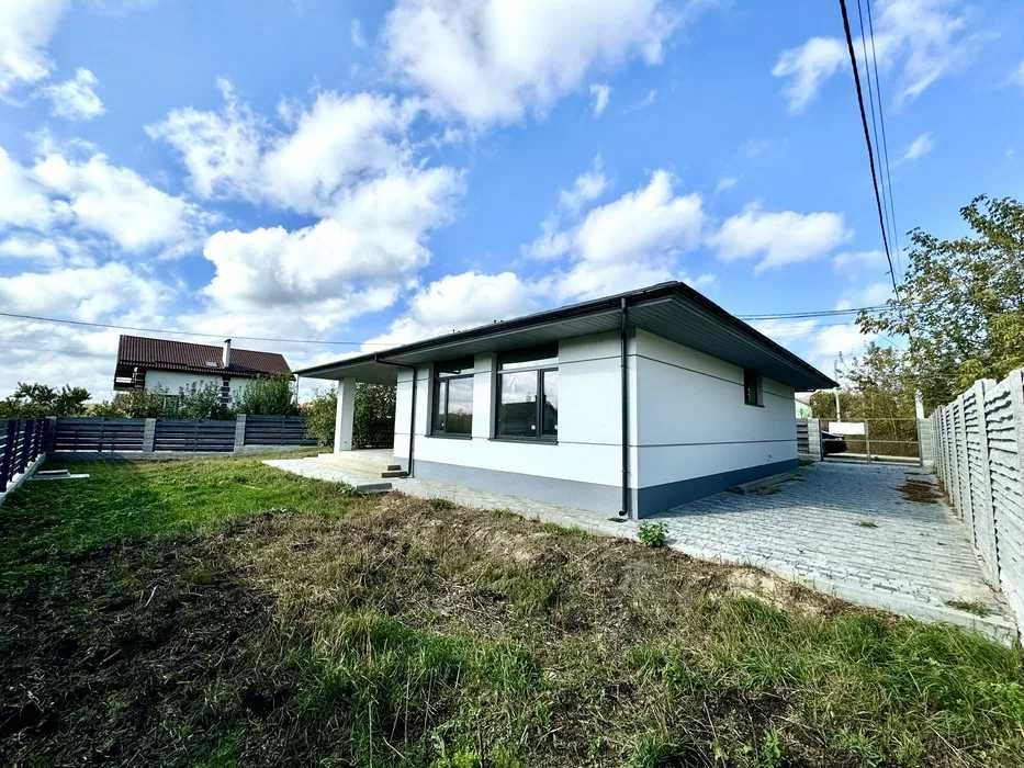 Якісний готовий будинок біля озера ! Велика ділянка 10 соток!