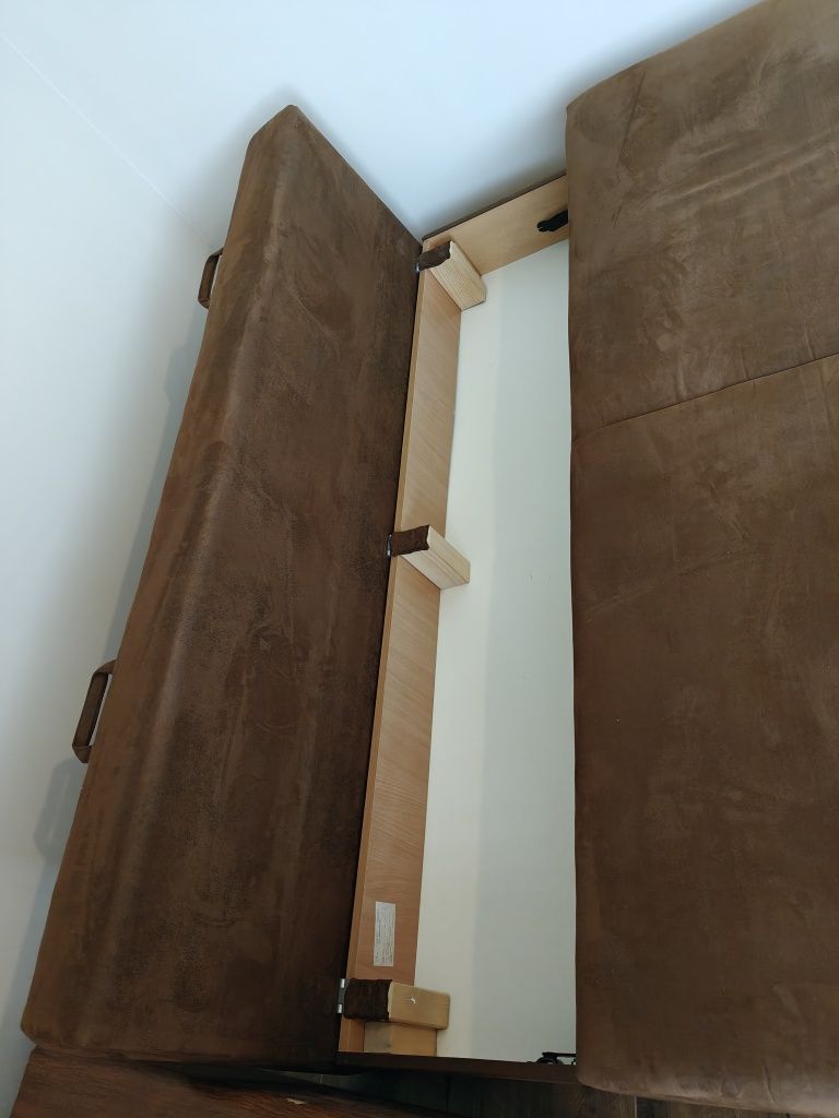 Sofa, tapczan, kanapa w stylu vintage retro rozkładana z poduszkami