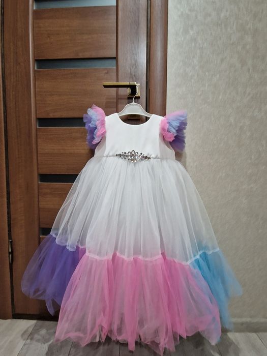 Платье на прокат  продажу на 5-8лет