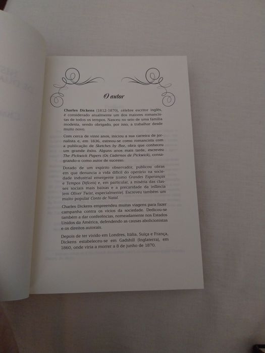Livro: História de Duas Cidades
Colecção: Novos Clássicos
Autor: Charl