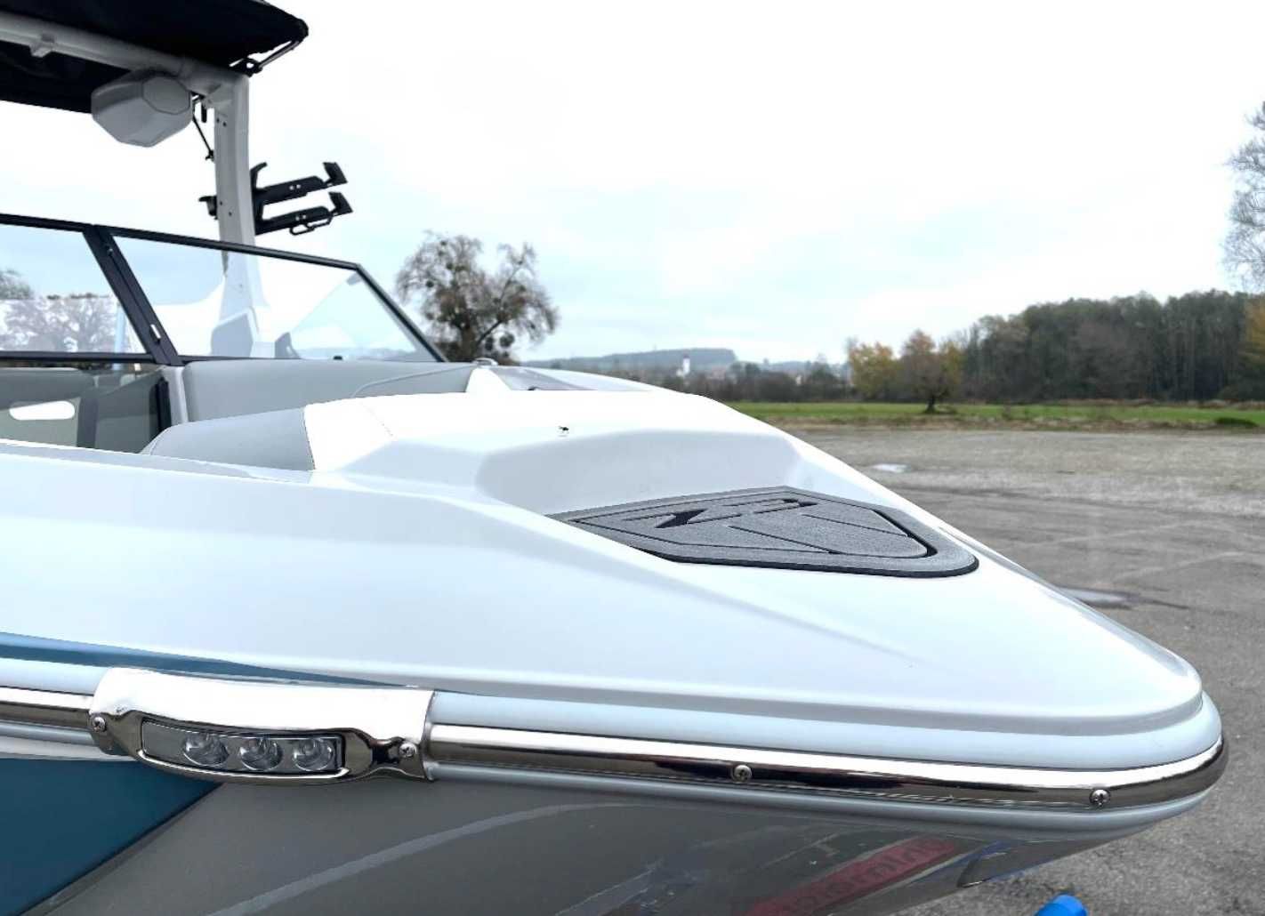 Tige Z3 wakesurfing boat 2023