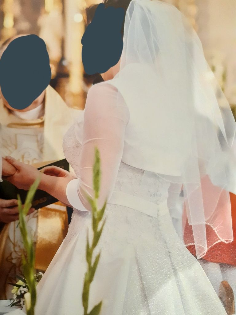 Suknia ślubna, klasyczna elegancja, koronka, litera A, stan idealny