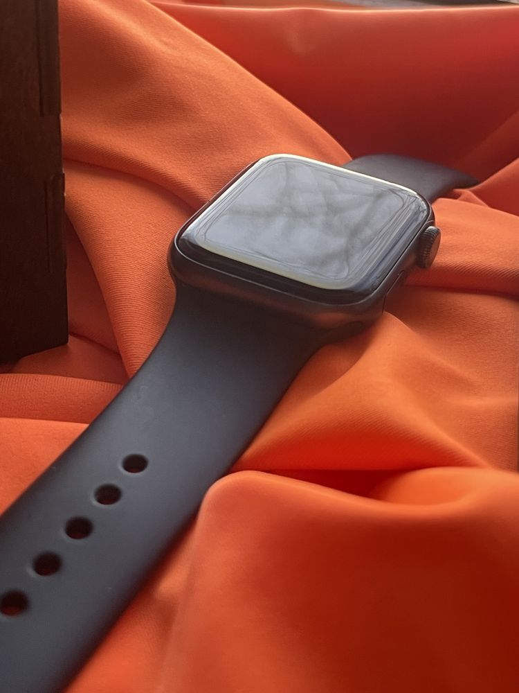 Годинник Apple Watch SE, 44 mm, GPS+LTE, Space Gray