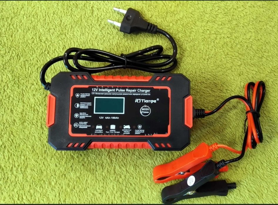 Зарядний пристрій