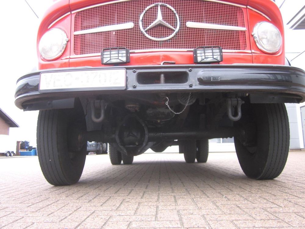Mercedes 1113 wóz strazacki 4x4 camper pozarniczy