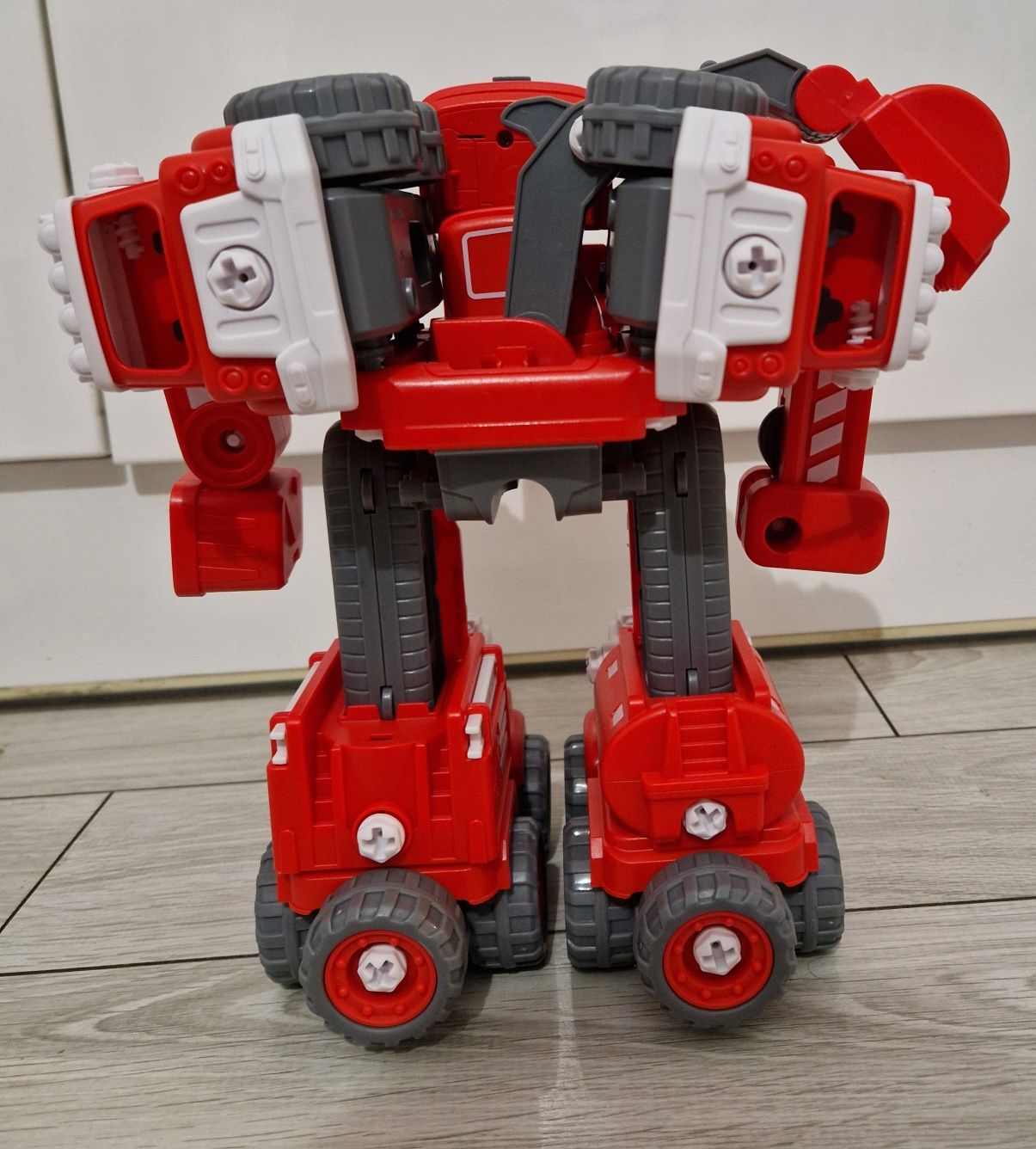 Robót do składania.  Autorobot 5 w 1