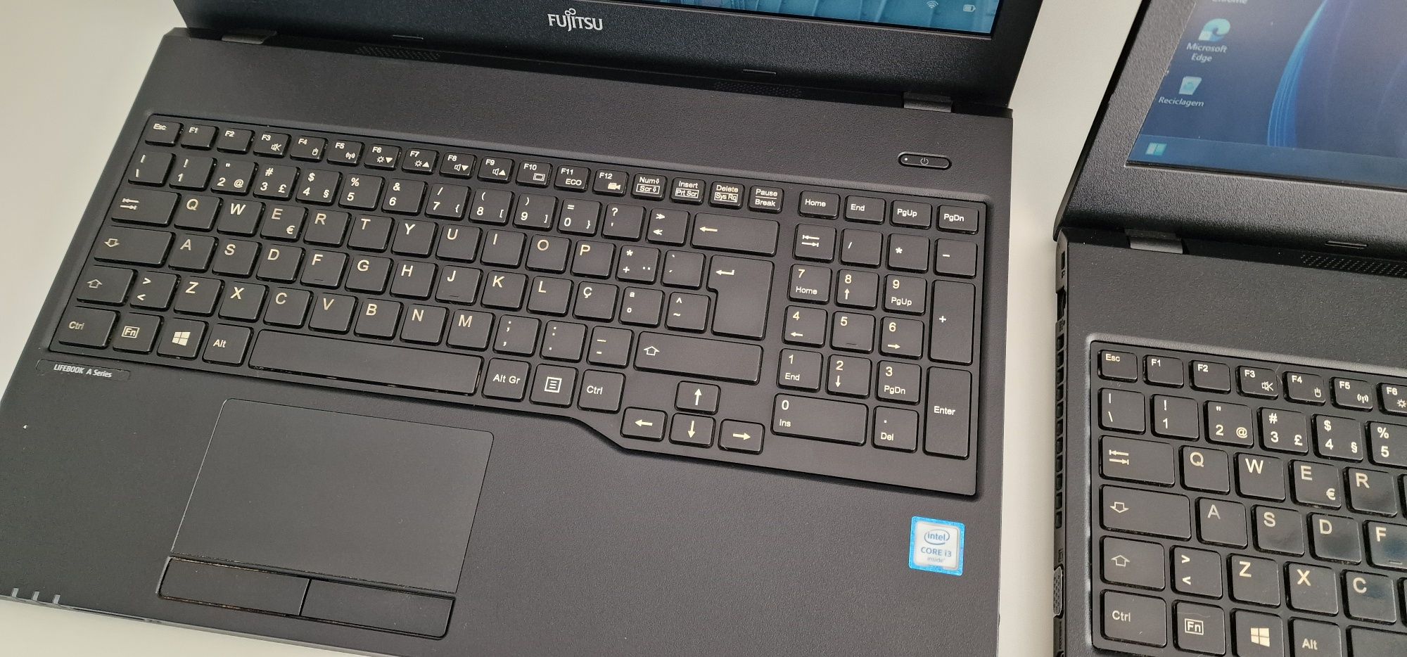 Fujitsu 15,5 i3-6006U 8GB 128GB  Win11 Pro+Offi