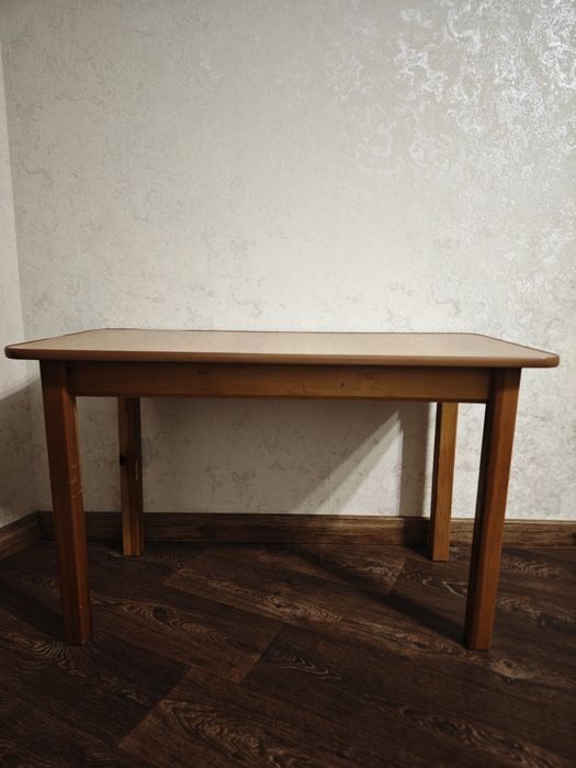 Стіл дитячий зі стільцями