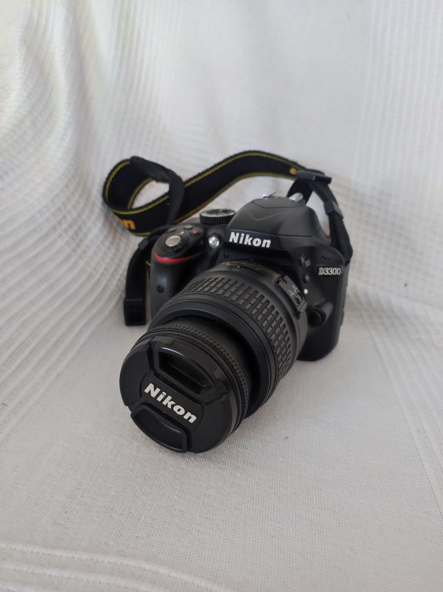 Nikon D3300 + objetiva 18-55mm
