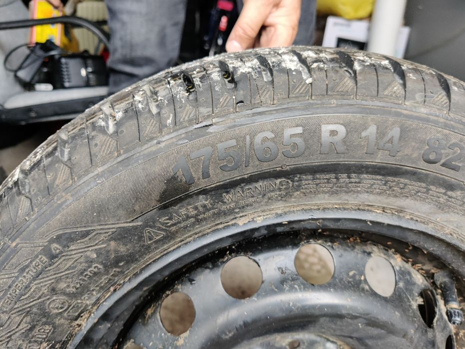 2 комплекта шин (175/65R14; 165/65R14)