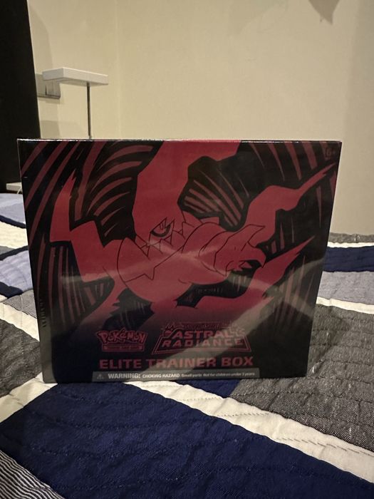 Astral Radiance Elite Trainer Box