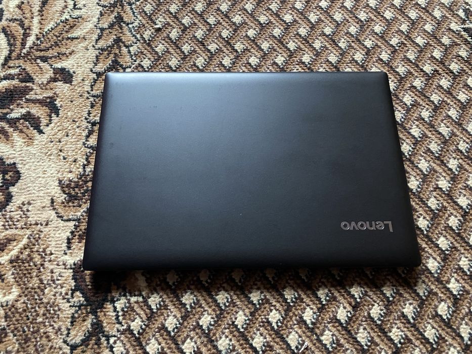 Ноутбук Lenovo ideapad 330 в  хорошому стані