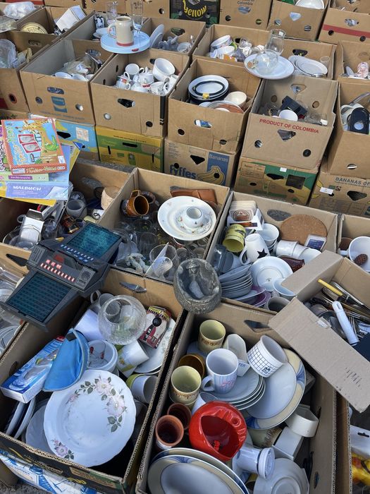 Towar w kartonach po bananach