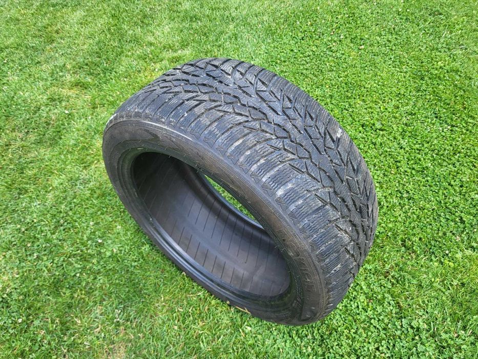 Opony 245/45/18 zimowe Nokian używane