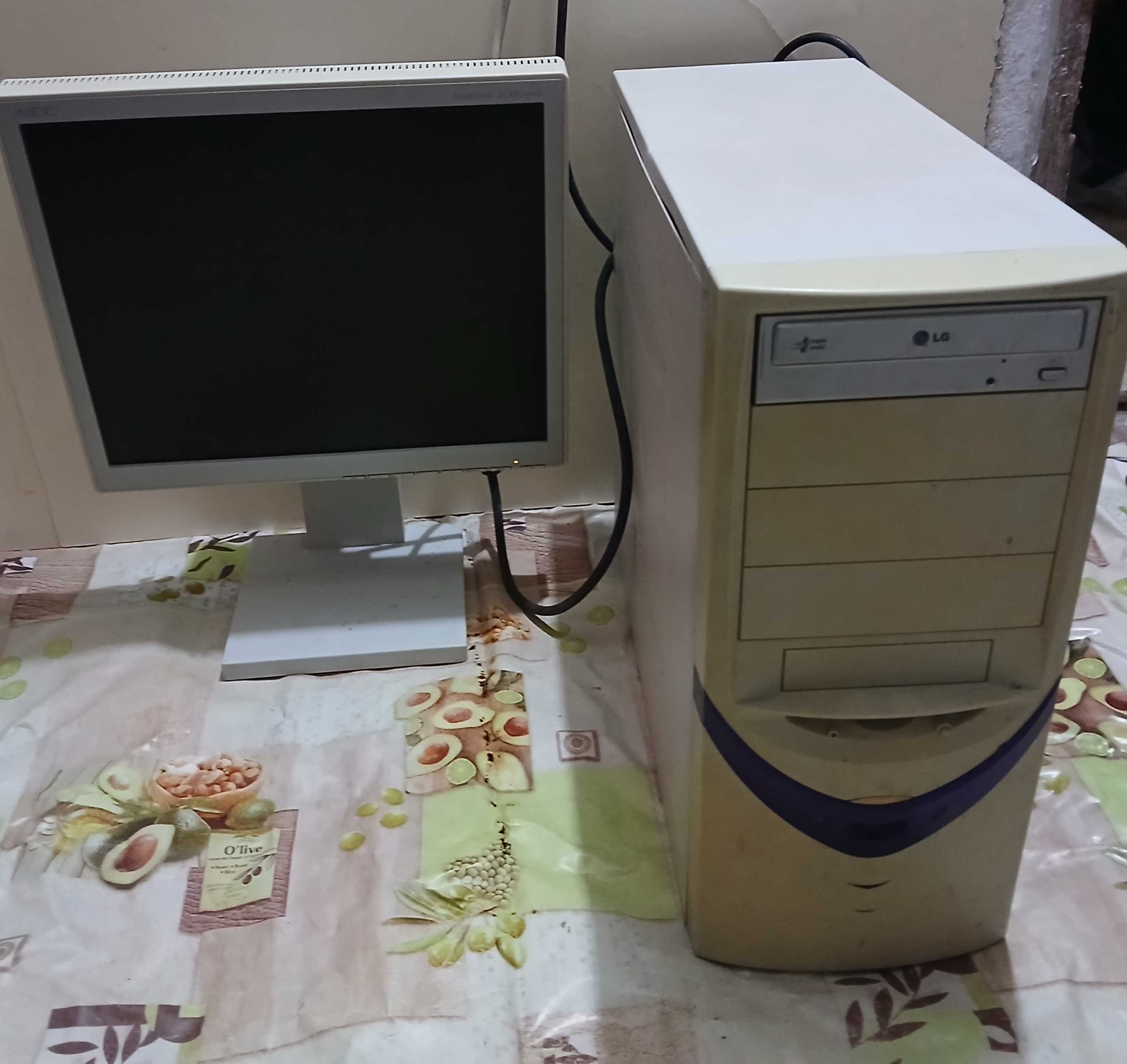 Комп'ютер -системний блок+монітор 17" NEC MultiSync 1760NX