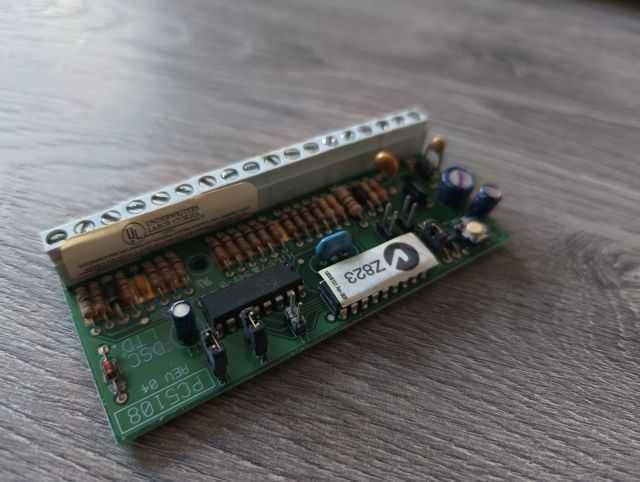 Moduł rozszerzeń DSC PC5108 w pełni sprawny.