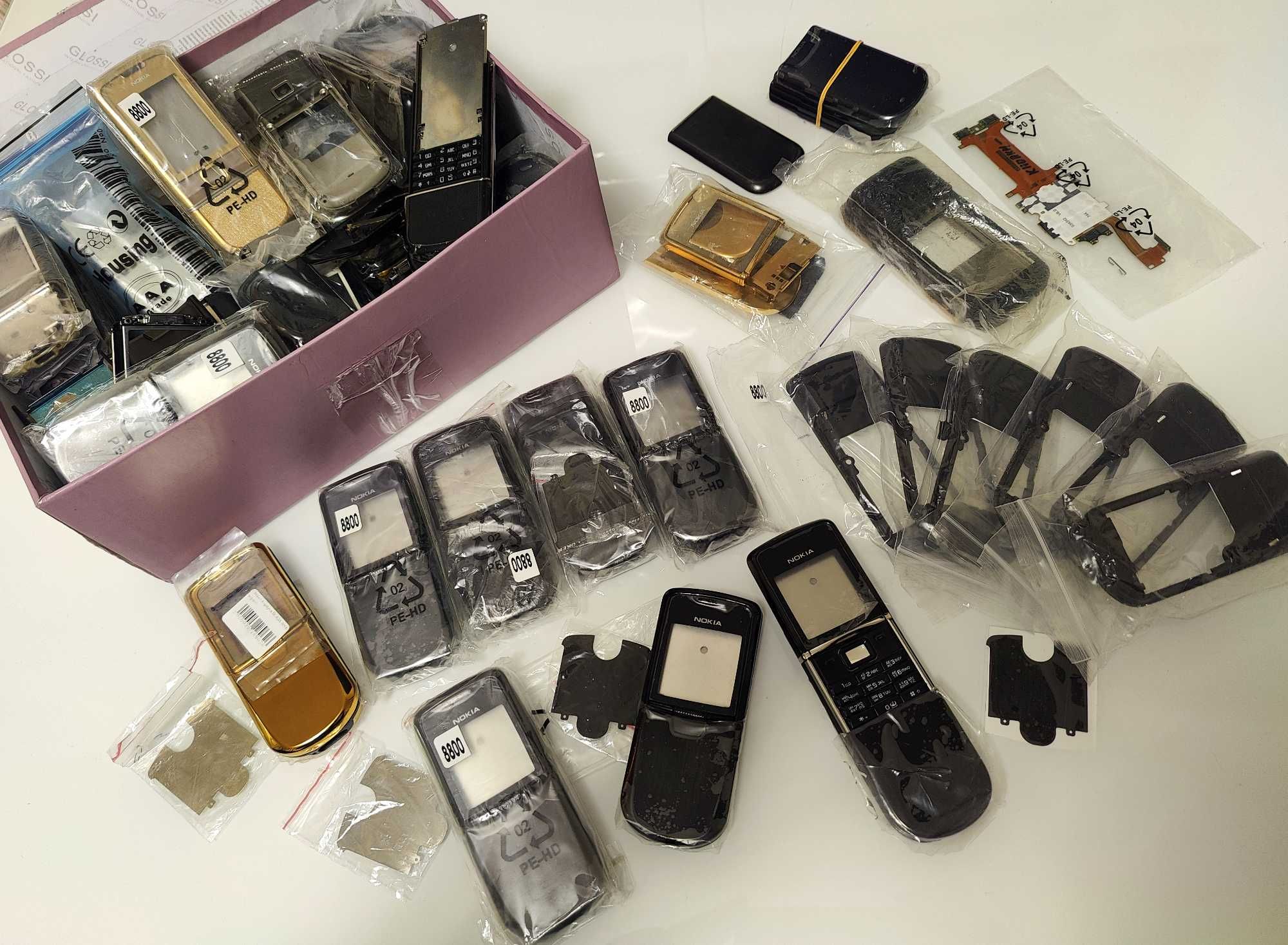 Запчасти на весь модельный ряд NOKIA 8800 (Classic/Sirocco/Arte) !