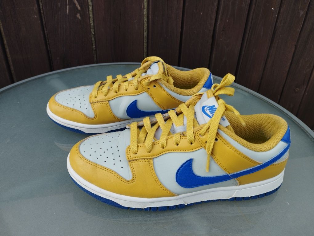 Sneakersy młodzieżowe Nike 39