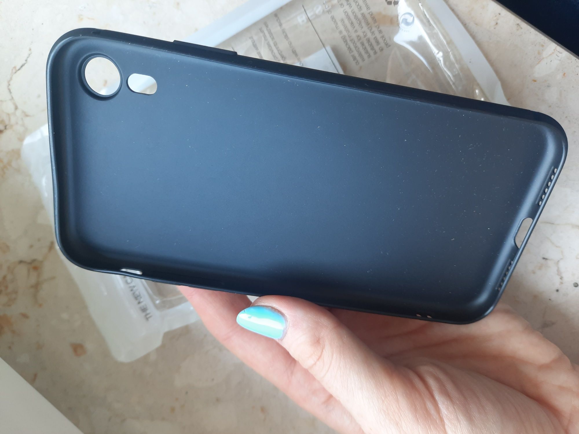 Etui na IPhone xr silikonowy czarny nowy