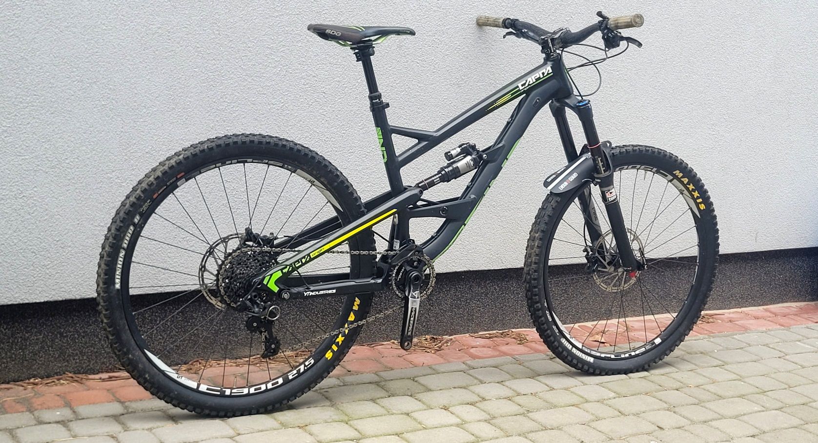 YT Capra 27.5 M full Enduro dh