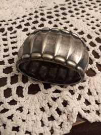 Pierścień na serwetę metalowy