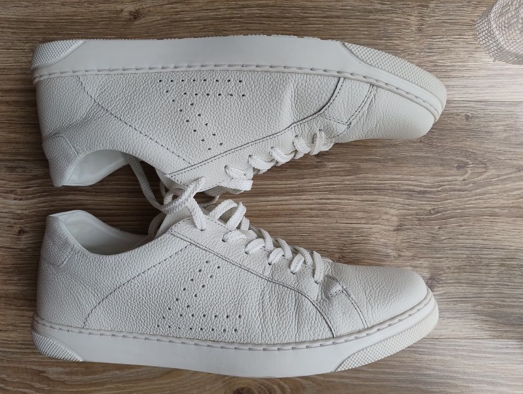 Białe skórzane buty sneakersy CCC Lasocki
