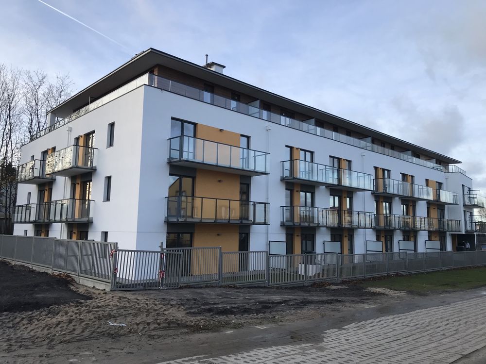 Elewacje docieplenia budynków , poddasza , malowanie natryskowe