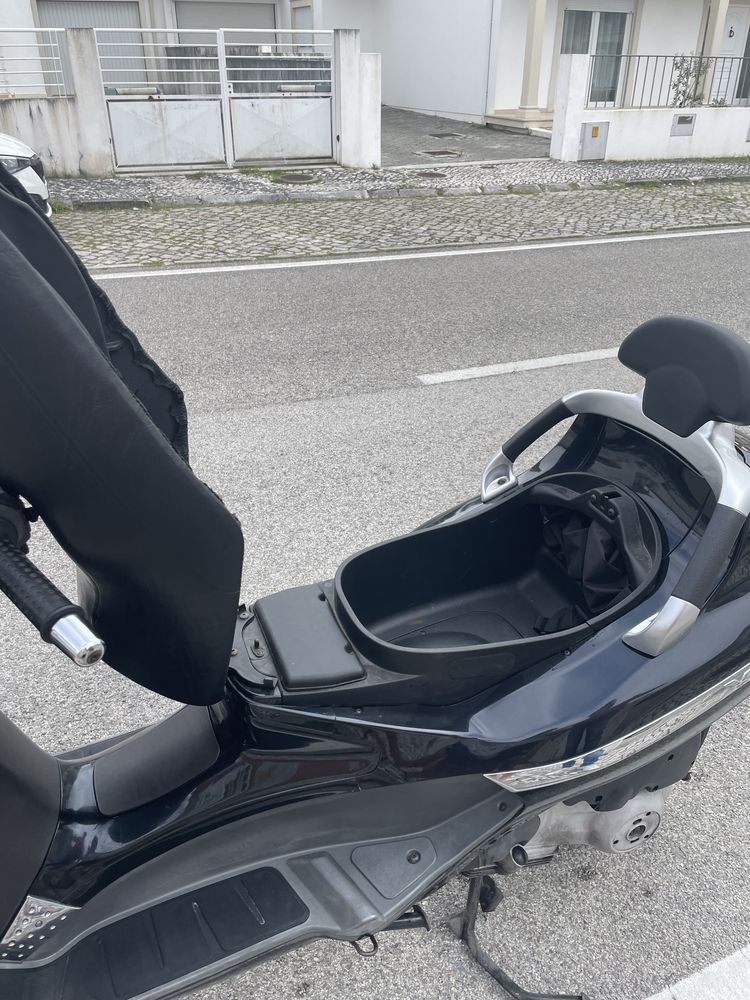 Piaggio X8 200 (excelente condição)