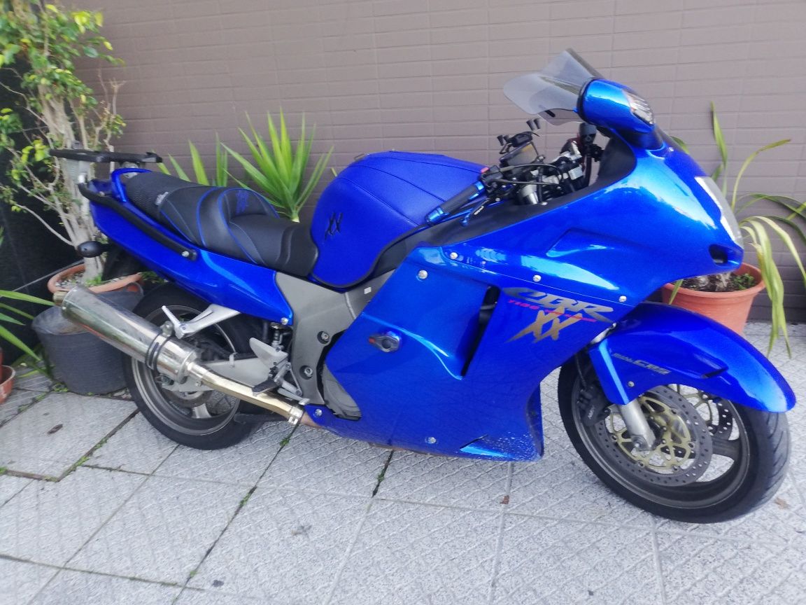 CBR 1100 XX - possiv. troca trail