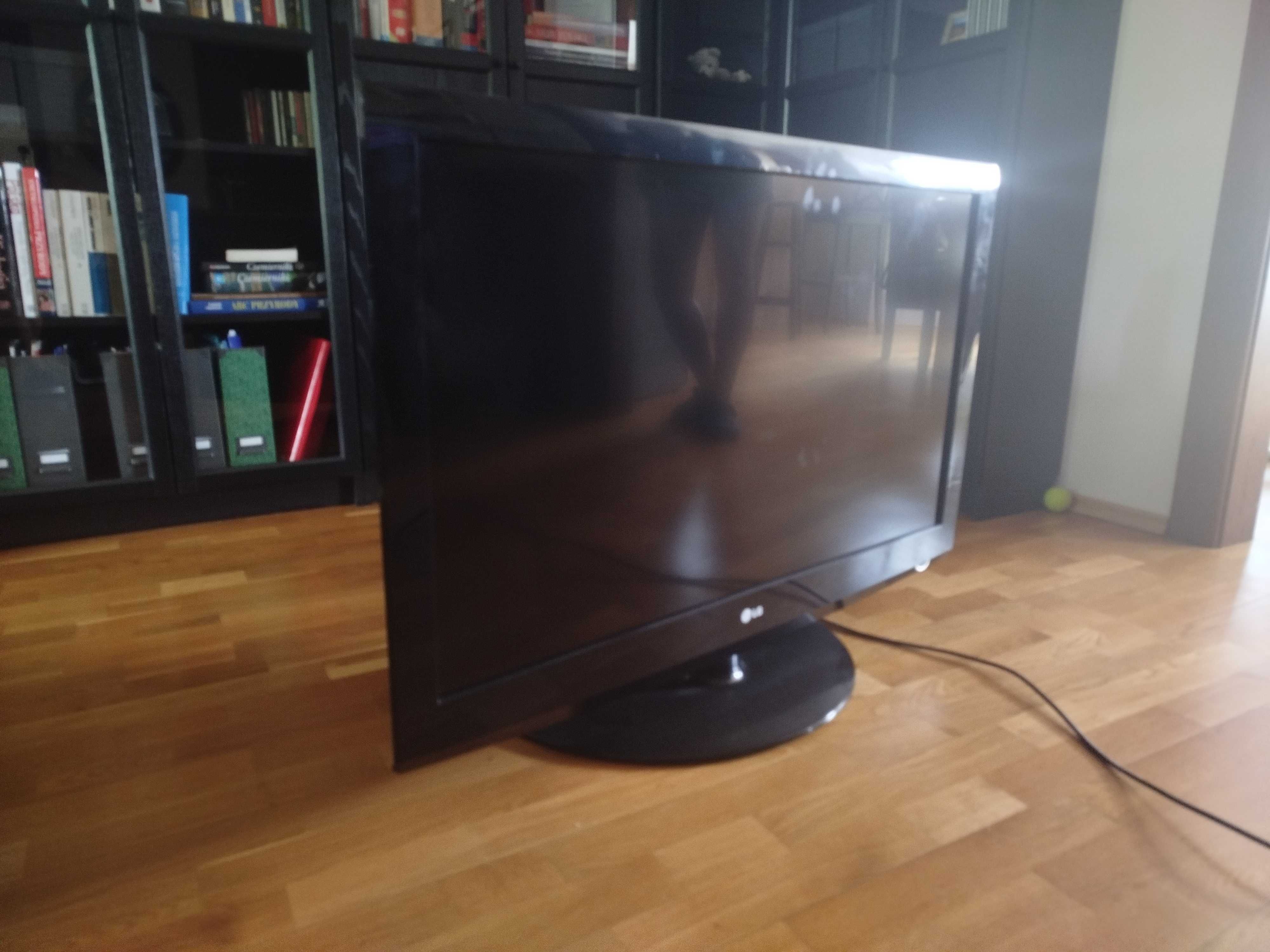 Telewizor 42 całe LG, uszkodzony