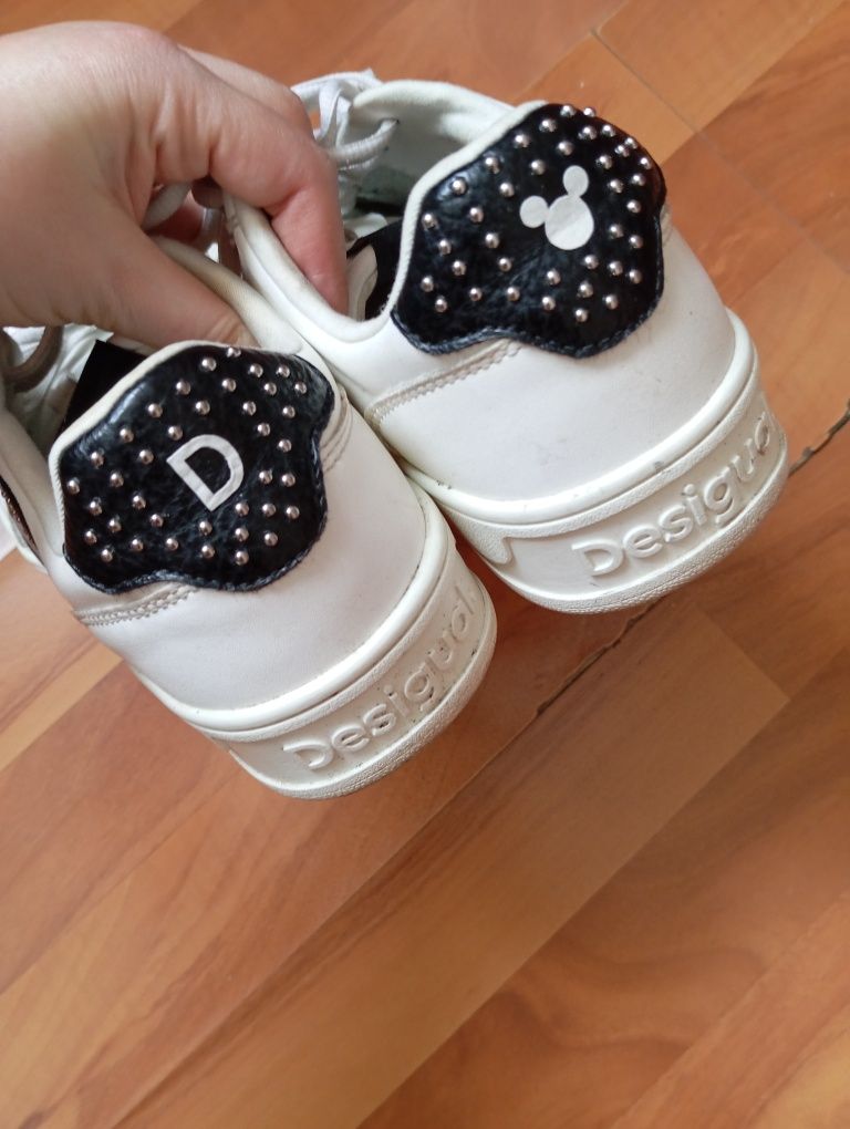 Białe buty sportowe adidas, rozmiar 39